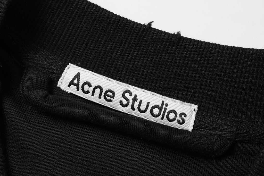 Pull Zip Acne Stud Black
